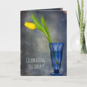 Gele tulp in blauw glas verjaardag kaart