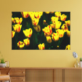 Gele tulpbloemen canvas afdruk (Insitu (Woonkamer))