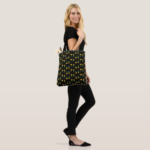 Gele tulpen in geometrische vazen Zwarte achtergro Tote Bag