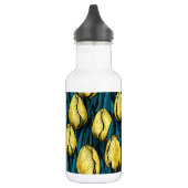 Gele tulpen met blauwe bladeren waterfles  (Links)