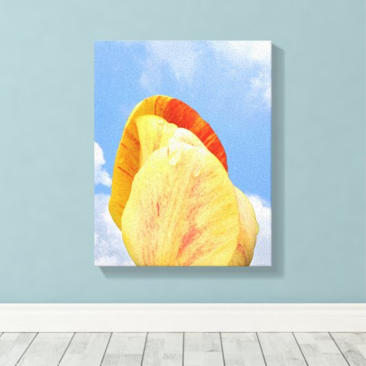 Gele tulpventiel op blauwe hemel canvas afdruk (Insitu (Houten vloer))