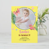 Gele Verjaardag Vlinder Uitnodiging met Foto (Staand voorkant)