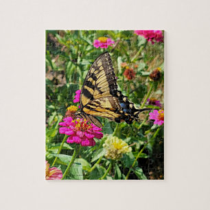 Gele vlinder in de Zinnia tuin Legpuzzel