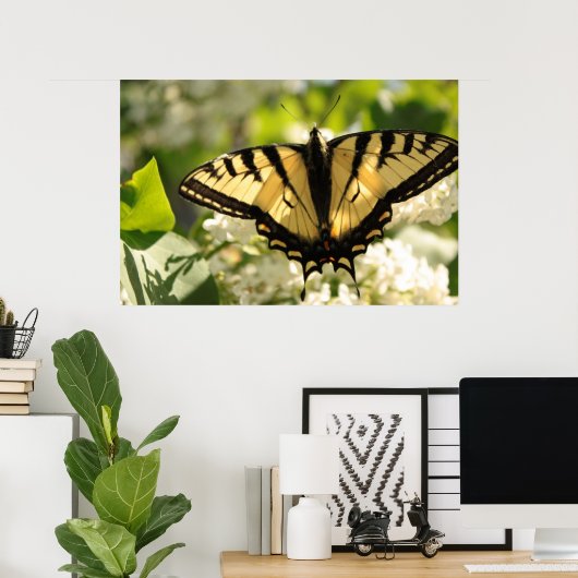 Gele vlinder op lila afdruk poster (Thuiskantoor)