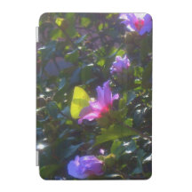 Gele vlinder op roze althea iPad hoes