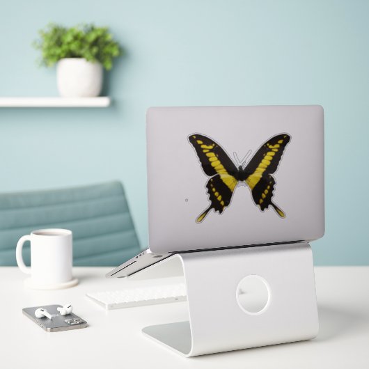 Gele vlinder sticker (Laptop op bureau)