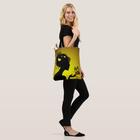 Gele vlindervrouw tote bag (Op model)