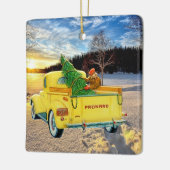  gele vrachtwagen in sneeuw keramisch ornament (Links)