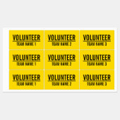Gele vrijwilligersbadge met de naam van het team v labels (Vel)