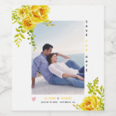 Gele waterverf bloemen, groene bladeren en foto's wijn etiket (Enkel label)