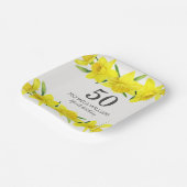 Gele Waterverf Daffodil 50e verjaardagsfeestje Papieren Bordje (Gebogen)