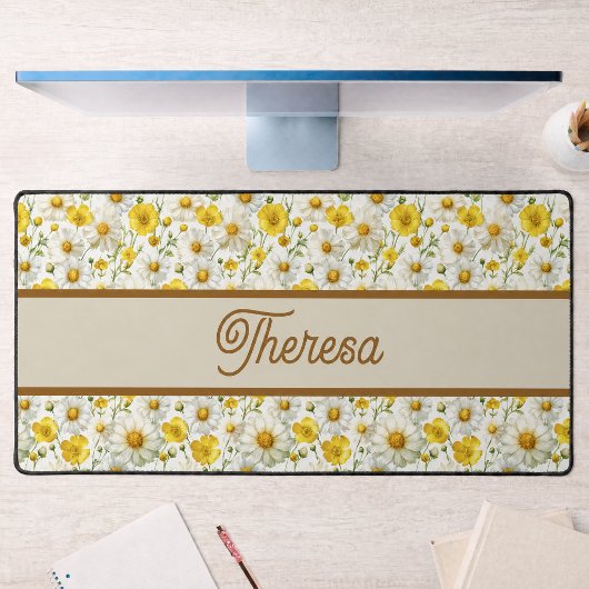 Gele Wilde Bloemen Patroon Monogram Naam Bureaumat