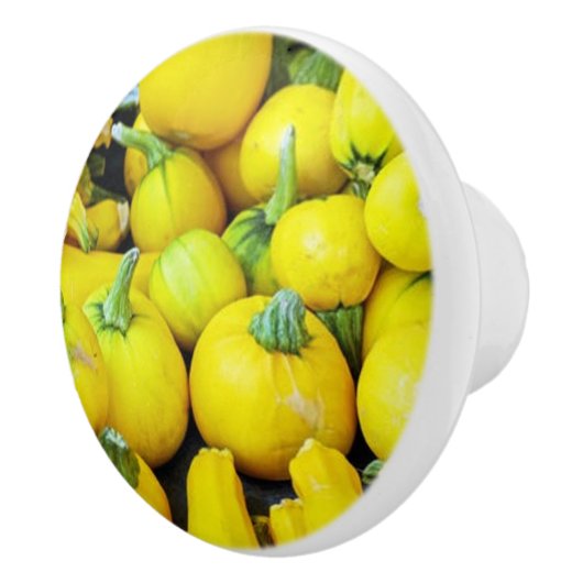 GELE WINTER SQUASH OP KERAMISCHE KNOP (Rechts)