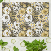 Gele, witte bloemen op tijgerachtergrond theedoek (Gevouwen)