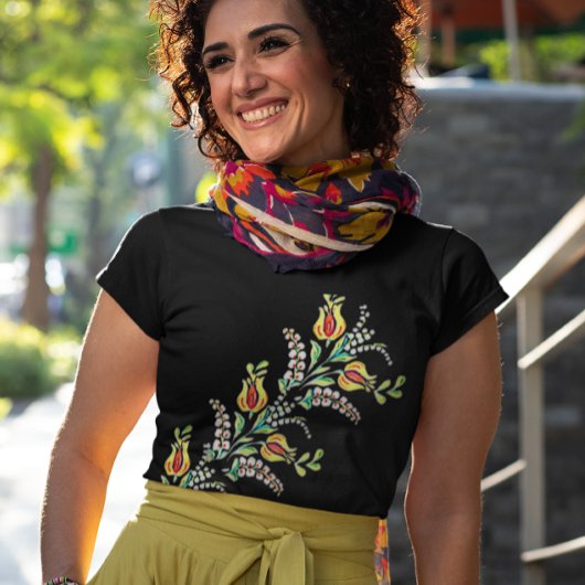 gele witte Hongaarse bloemmotief T-shirt