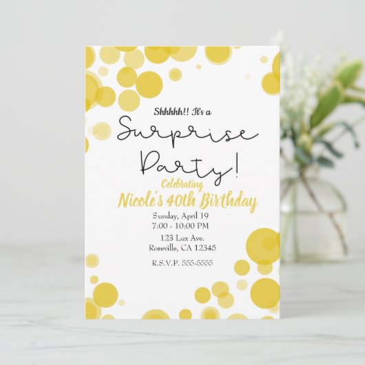 Gele & witte polkadot bubbels verrassingsfeest kaart (Staand voorkant)