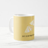 Gele Witte Strandparasols Koffiemok (Voorkant links)