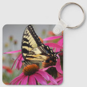 Gele zandstaartvlinder op Roze Echinacea Sleutelhanger (Achterkant)