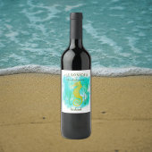 Gele zeepaardje onder het zee wijn etiket