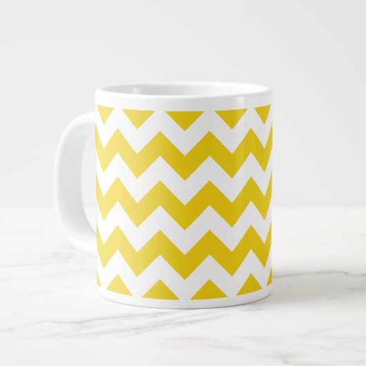Gele zigzag, gele Chevron, geometrisch patroon Grote Koffiekop (Links)