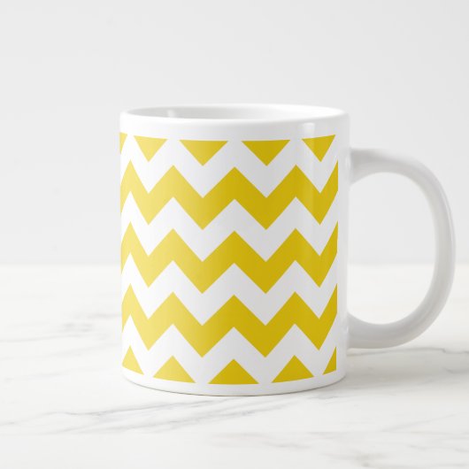Gele zigzag, gele Chevron, geometrisch patroon Grote Koffiekop (Rechts)