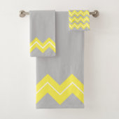 Gele zigzag op grijs bad handdoek (Insitu)