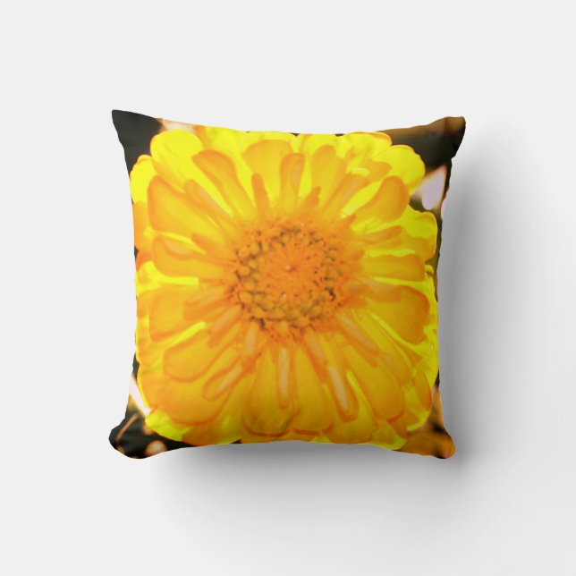 Gele Zinnia Kussen (Voorkant)