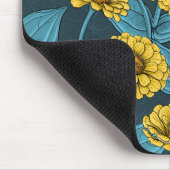 Gele Zinnias op donkerblauw Muismat (Hoek)