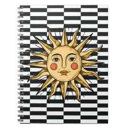 Gele zon met een gezicht notitieboek