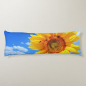 Gele Zonnebloem en Bijen op Blauwe Hemel Lichaamsk Lichaamskussen (Achterkant)