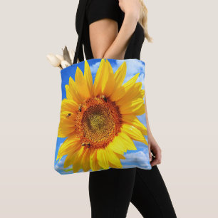 Gele zonnebloem en bijen op de blauwe hemel - zome tote bag