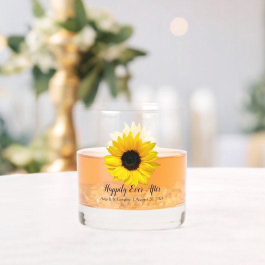 Gele zonnebloem gelukkig ooit na bruiloft whisky glas (Insitu (Huwelijk))