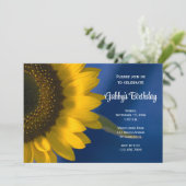 Gele zonnebloem op Blue Birthday Party Kaart (Staand voorkant)