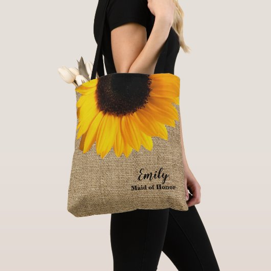 Gele Zonnebloem op Burlap Bruiloft Tote Bag (Dichtbij)