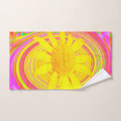 Gele zonnebloem op een Psychedelic Swirl Bad Handdoek (Handdoek)