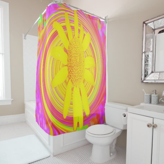 Gele zonnebloem op een Psychedelic Swirl Douchegordijn (In situ)