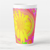 Gele zonnebloem op een Psychedelic Swirl Latte Mok (Voorkant)