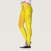 Gele zonnebloem op een Psychedelic Swirl Leggings (Links)