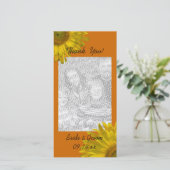 Gele zonnebloem op oranje bedankkaart met foto (Staand voorkant)