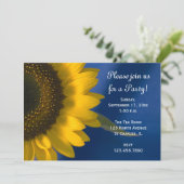 Gele zonnebloem op uitnodiging van de Blue General (Staand voorkant)