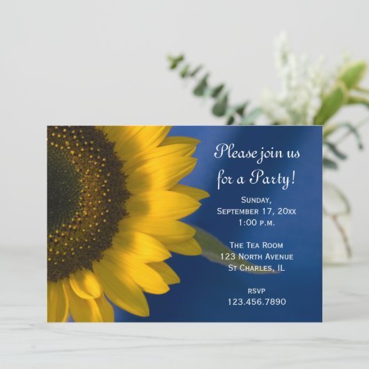 Gele zonnebloem op uitnodiging van de Blue General (Staand voorkant)