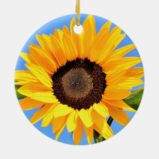 Gele zonnebloem tegen zon op blauwe hemel - zomer keramisch ornament (Achterkant)