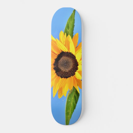Gele zonnebloem tegen zon op blauwe hemel - zomer persoonlijk skateboard (Voorkant)