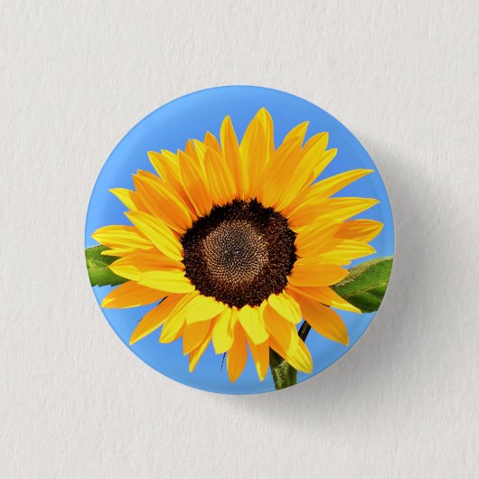 Gele zonnebloem tegen zon op blauwe hemel - zomer ronde button 3,2 cm (Voorkant)