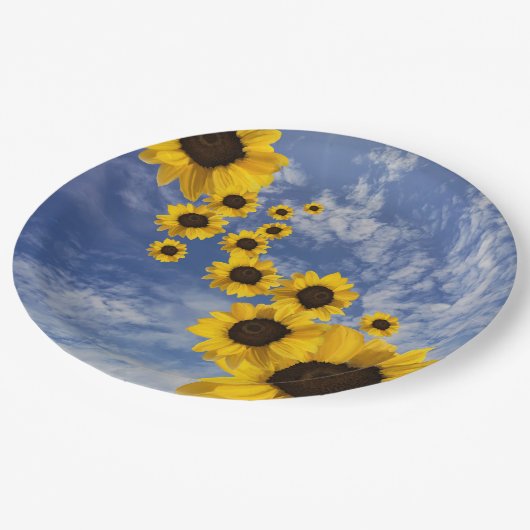 Gele zonnebloemen blauwe hemel papieren bordje (Gekanteld)