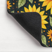 Gele zonnebloemen op zwart muismat (Hoek)