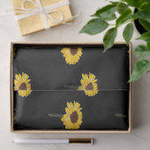 Gele zonnebloemen op zwart tissuepapier (Geschenk)
