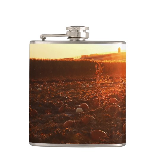 Gele Zonsondergang Pompoenveld Heupfles (Voorkant)