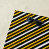 Gele zwarte witte regenboogstripes strandlaken (In situ)