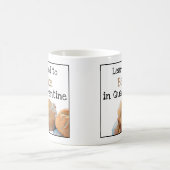 Geleerde om in Quarantine Fun Text met Brood te ba Koffiemok (Center)